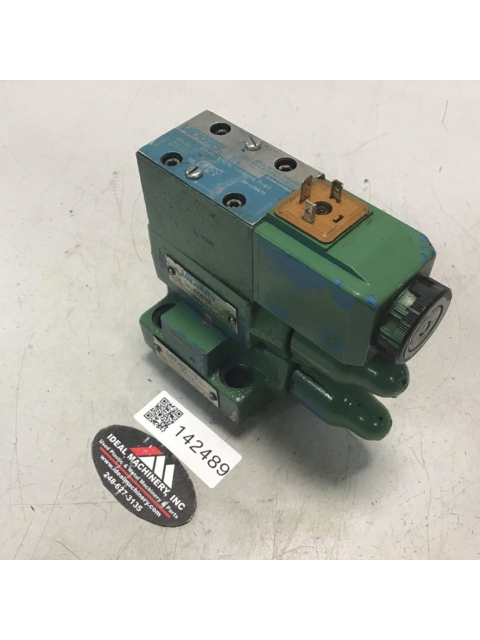 Used VICKERS Valves DG4V-3-2AL-M-U-HL7-60 Used