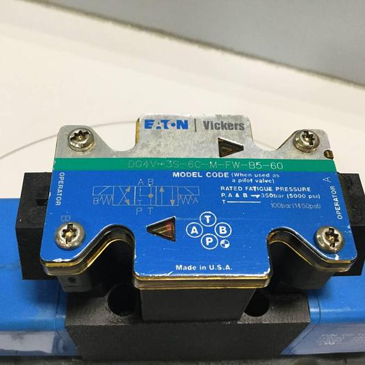 Used VICKERS Valve DG4V-3S-6C-M-FW-B5-60 #97658