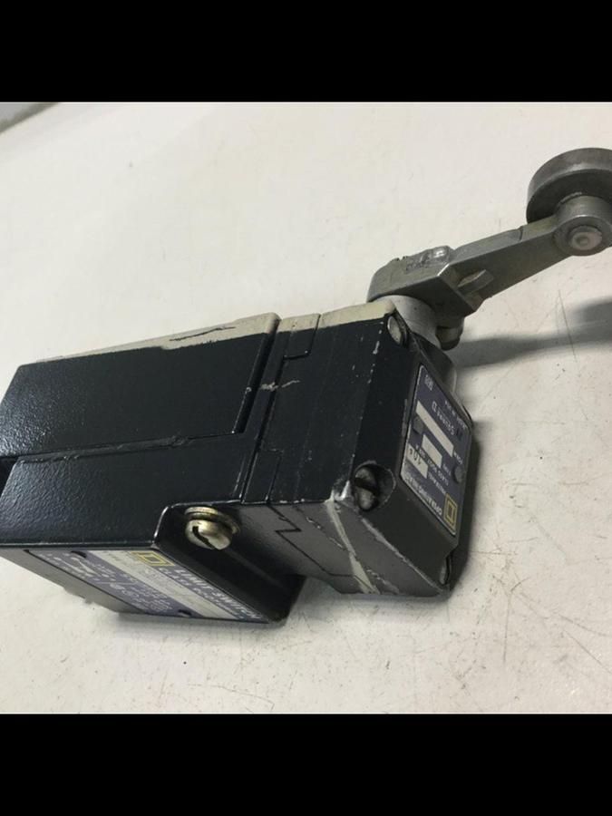 Used SQUARE D Limit Switch 9007AEQ2699 Used