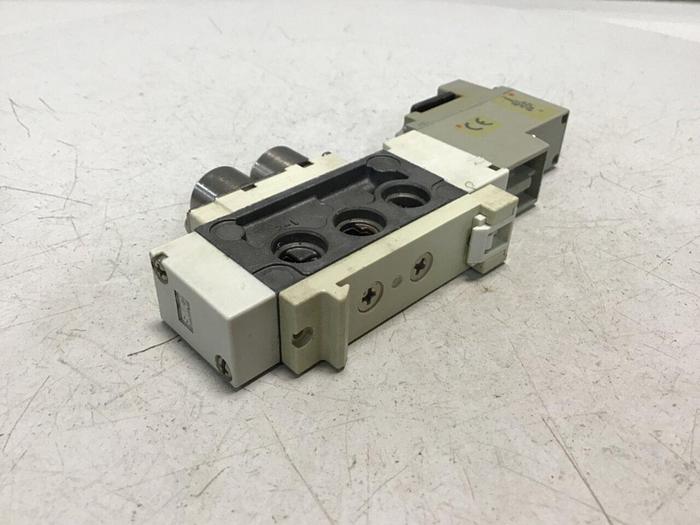 Used SMC Solenoid Valve SY5160-5Y0-C6-0 #124205