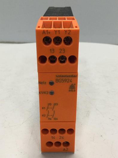 Used DOLD Safemaster Relay BG5924.02/61 #104008