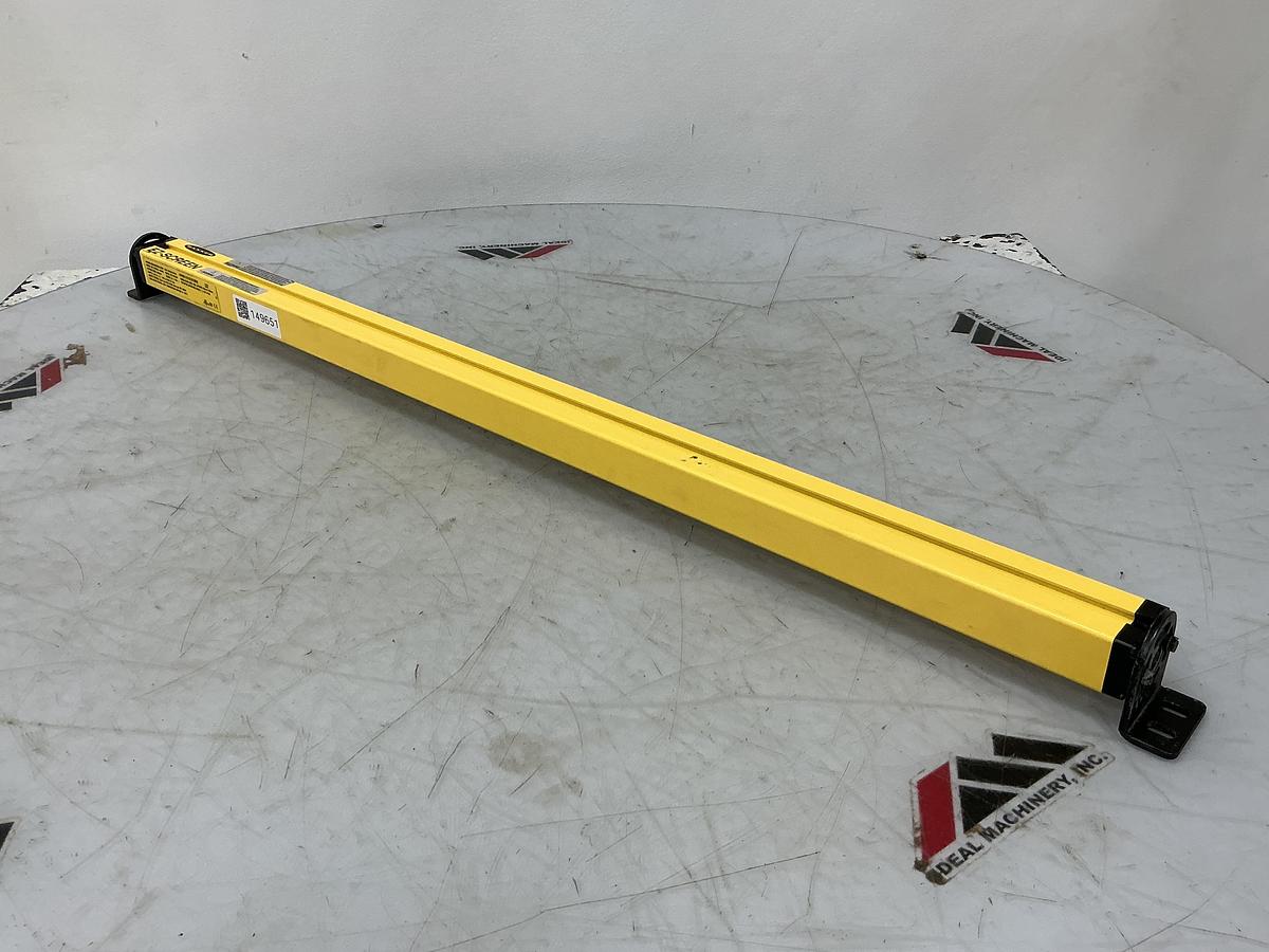 Used BANNER ENGINEERING SLSE30-900Q8