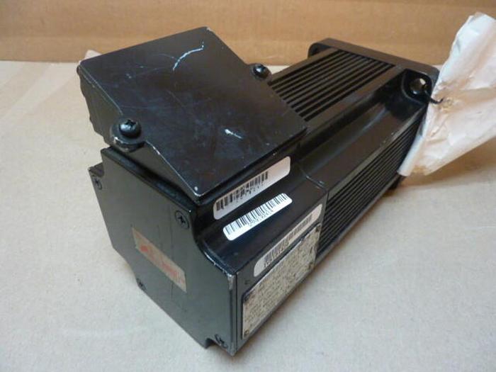 VICKERS 1.5 HP Brushless Servo Motor 1 040 026 00 02 01 Used
