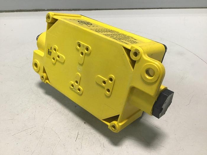 Used BANNER ENGINEERING Emergency Stop Button SSA-EBM-11EB1Q80TBB #117126