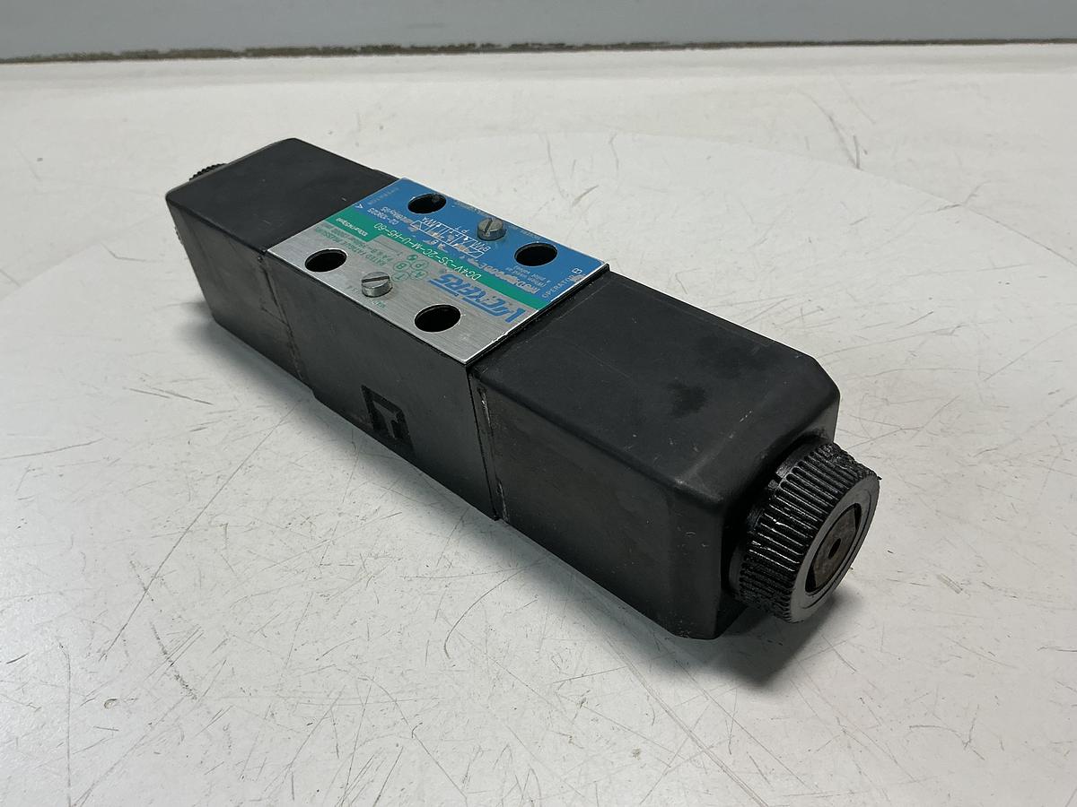 Used VICKERS DG4V-3S-2C-M-U-H5-60