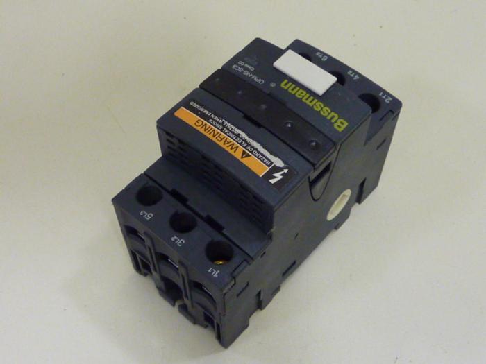 Used BUSSMANN 30 Amp Fuse Holder OPM-NG-SC3 #55467