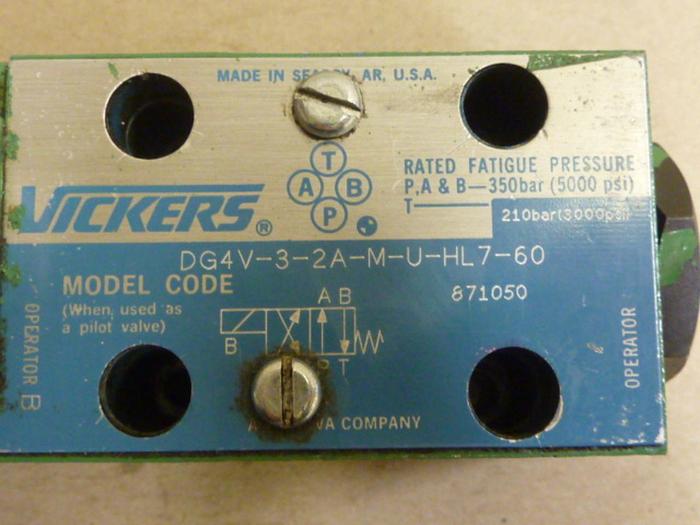 Used VICKERS Solenoid Valve DG4V32AMUHL760 Used