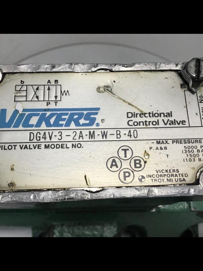 Used VICKERS Directional Control Valve DG4V-3-2A-M-W-B-40 USED