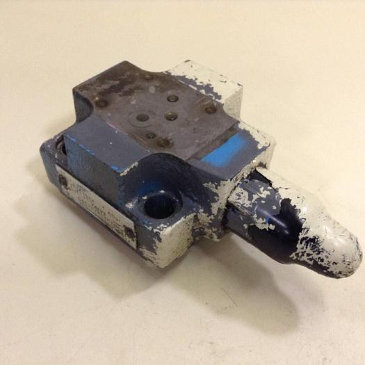 Used VICKERS Hydraulic Valve CVCS25C1S2W24510AP10 #72633