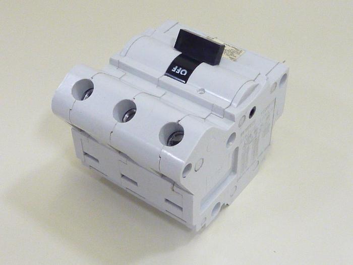 Used FEDERAL PIONEER 15 Amp Circuit Breaker LR12188 #44126