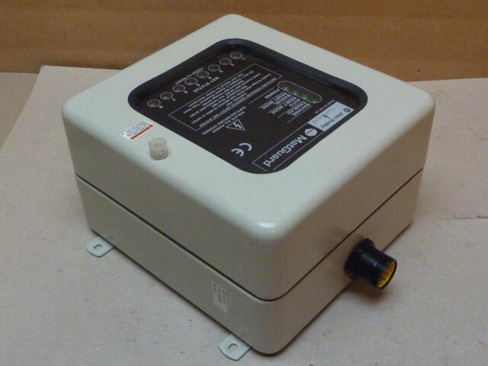 Used ALLEN BRADLEY Guardmaster Safety Control 440F-C28011 SER B #32806