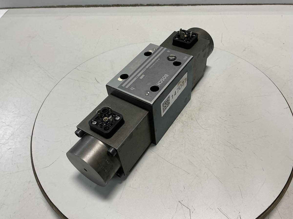 Used BOSCH 0 811 404 843 Valve Used #147977