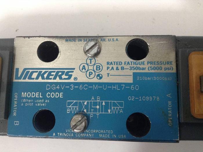 Used VICKERS Directional Valve DG4V-3-6C-M-U-HL7-60 Used