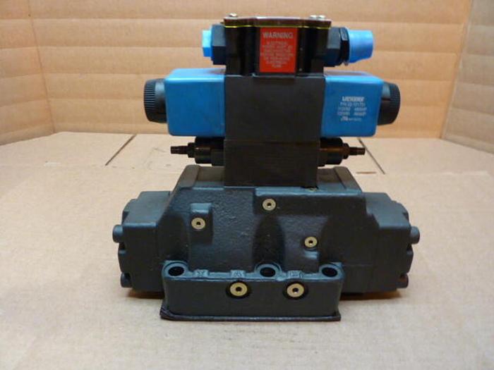 VICKERS Directional Control Valve DG5V-8-S-2C-X-2-T-K-M Used