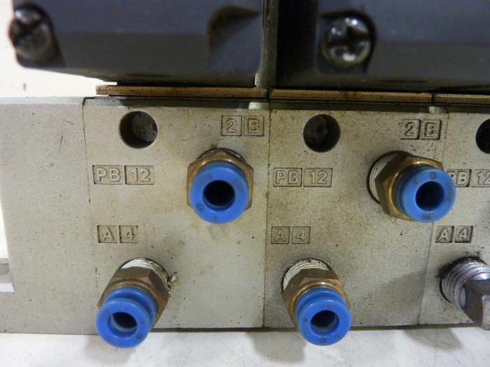 Used SMC Control Block w/ Valves VS7-6-FG-S-3Z #60105