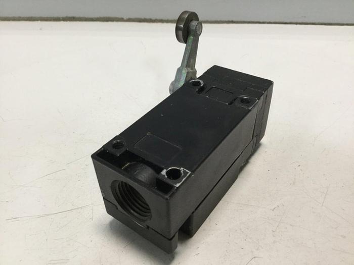 Used SQUARE D Limit Switch 9007-AEQ2699 Used
