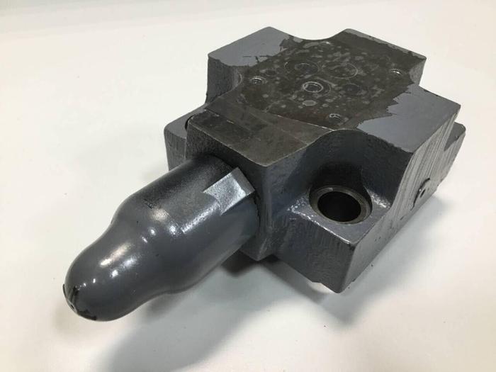 Used VICKERS Valve CVCS25C3S2W24510S32AP10 #98916