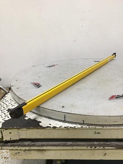 Used KEYENCE CORP Light Curtain GL-R72H-R USED