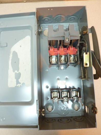 Used SQUARE D 30 Amp Safety Disconnect Switch H361 E1 Used