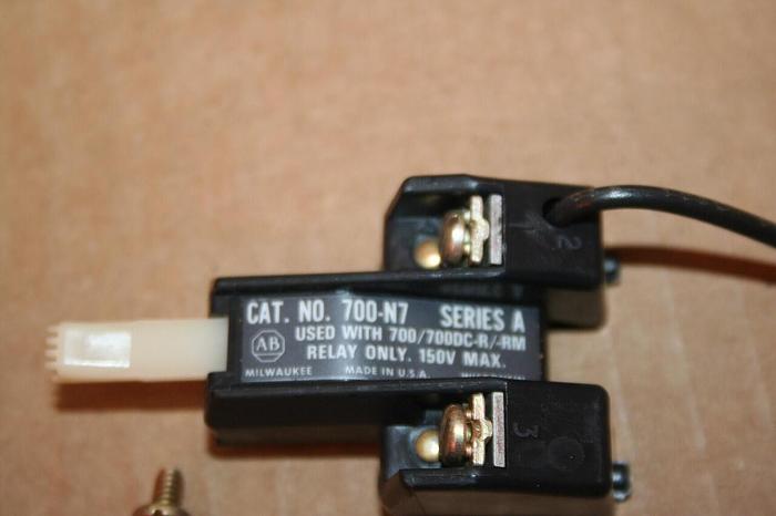 ALLEN BRADLEY Manual Actuator Relay 700-N7 #11980