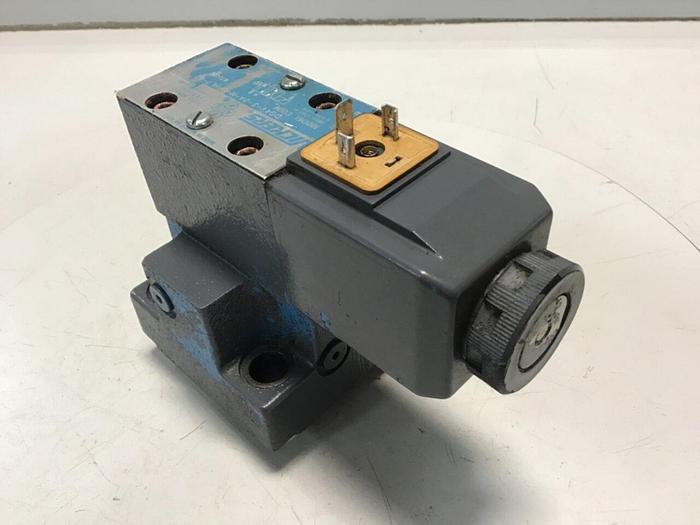 Used VICKERS Solenoid Valve DG4V32AMUHL760 Used