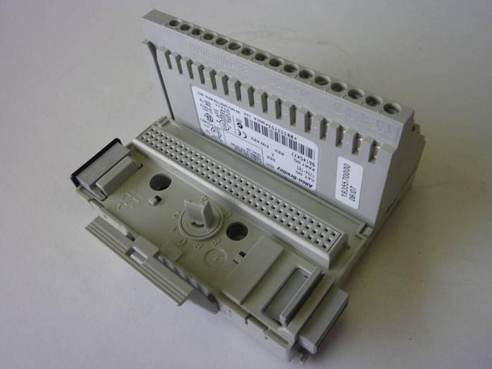 Used ALLEN BRADLEY I/O Module 1794-OB16 SER A #50501