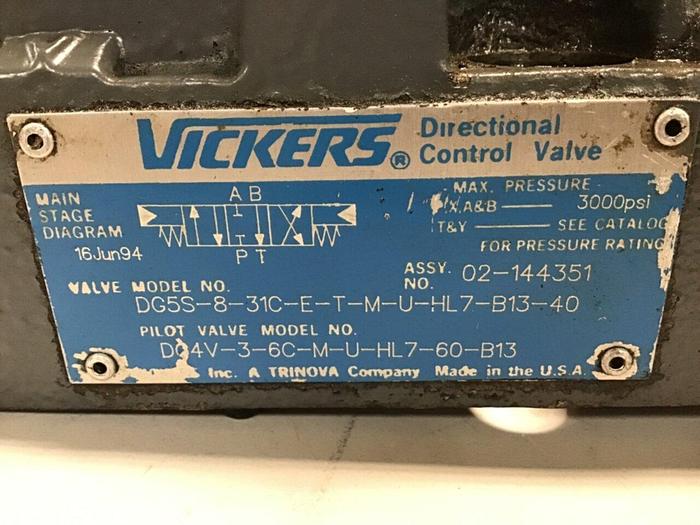 Used VICKERS Solenoid Directional Valve DG4V-3-6C-M-U-HL7-60-B13 Used