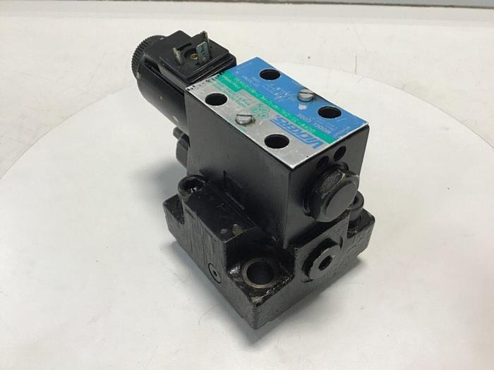 Used VICKERS Directional Valve DG4V-3S-2AL-M-U-HL7-60-EN490 #144582