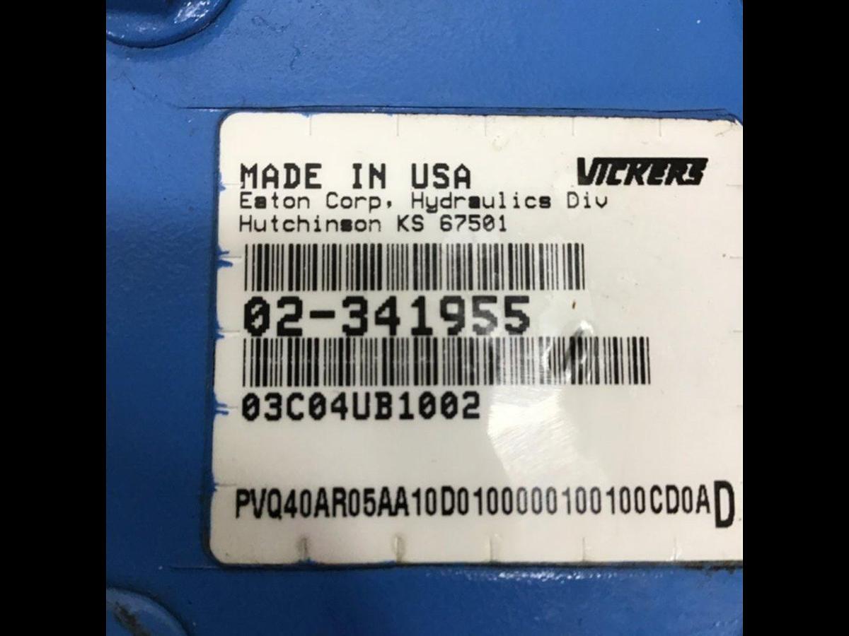 Used VICKERS Piston Pump PVQ40AR05AA10D0100000100100CD0AD #122333