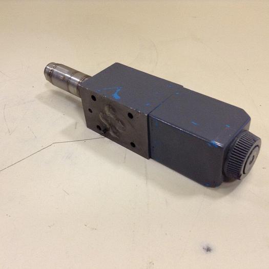 Used VICKERS Directional Valve DG4V-3-6C-M-U-HL7-60 Used