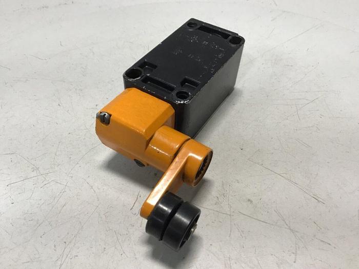 Used SIEMENS Limit Switch3 3SE3 120-1GW-Z #121158