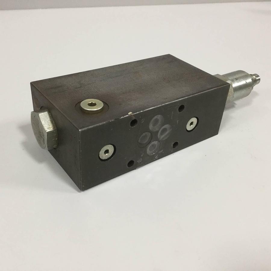 Used REXROTH Hydraulic Valve Manifold Sandwich Plate R978917495 USED