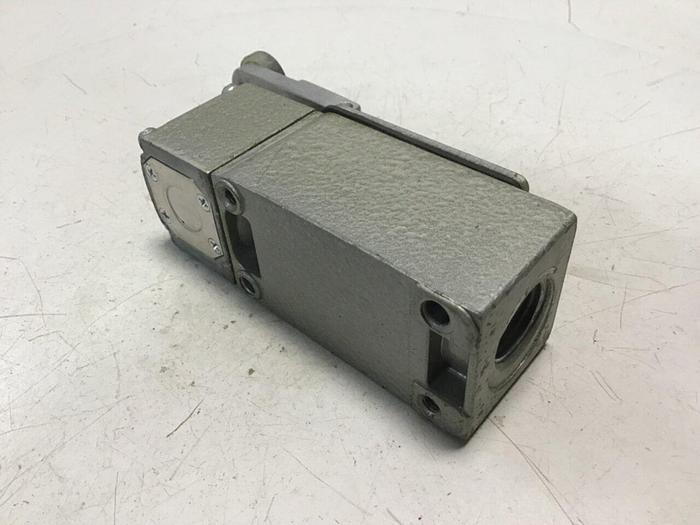 Used TELEMECANIQUE Lox-Switch C2JK05 #121798