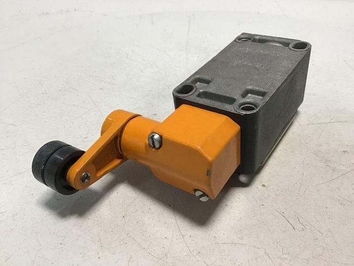 Used SIEMENS Limit Switch3 3SE3 120-1GW-Z #121165