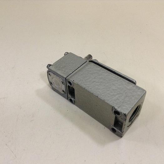 Used TELEMECANIQUE Lox-Switch C2JK05 #71128