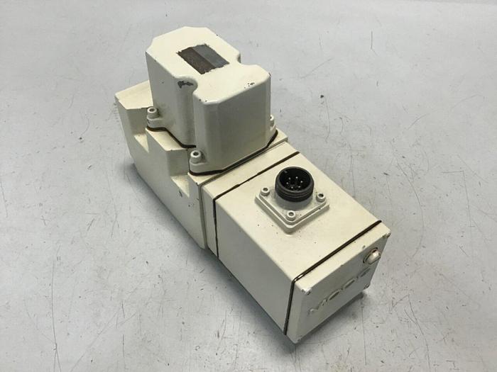 Used MOOG Valve J661-124 Used