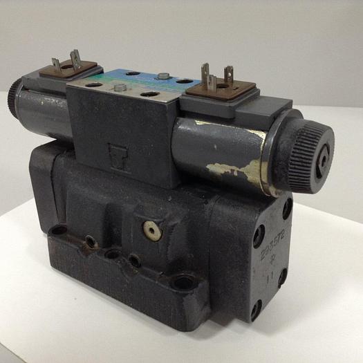 Used VICKERS Valve DG5S4-0431C-E-T-M-U-HL7-B13-60-EN502 #89954
