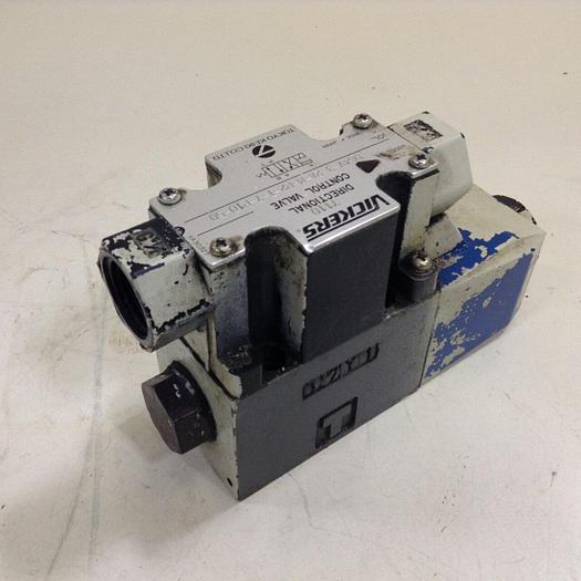 Used VICKERS Directional Control Valve DG4V32AMP2T7P1050 #80560
