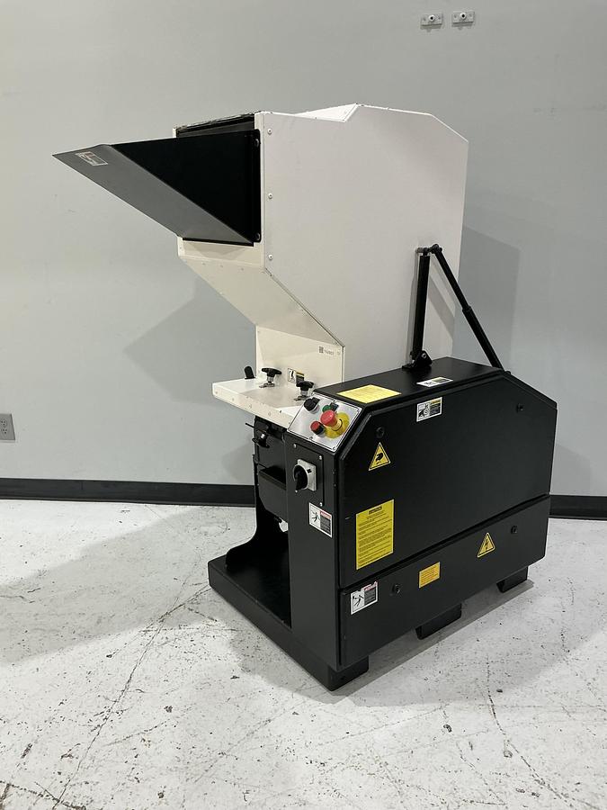 Used MILACRON Grinder / DNL / Not Cleaned yet