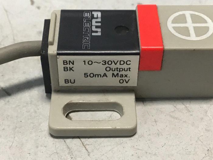 Used FUJI ELECTRIC Proximity Switch PE-B4D3 #128353