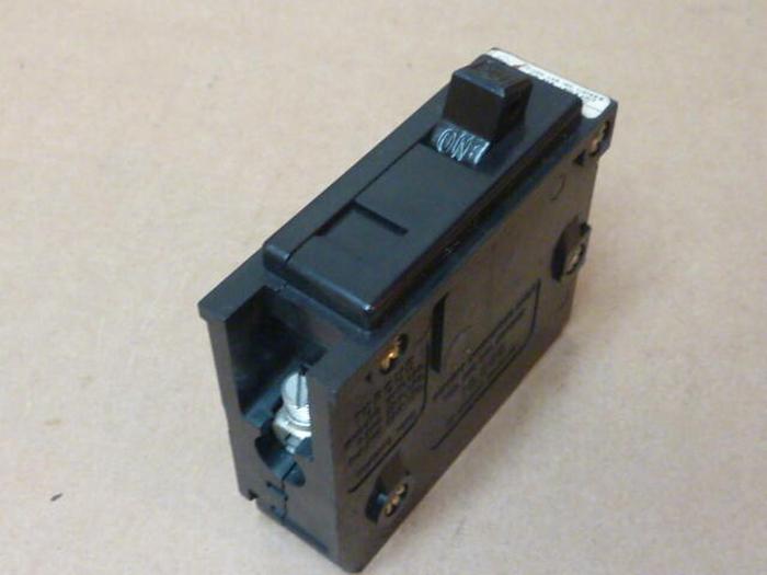 Used WESTINGHOUSE 20 Amp Circuit Breaker HQP120 #31373