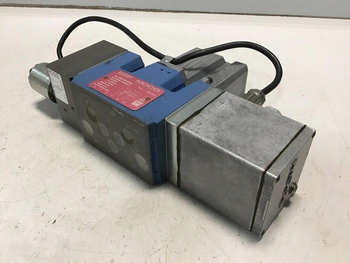 Used MOOG Valve D661Z4727B Used