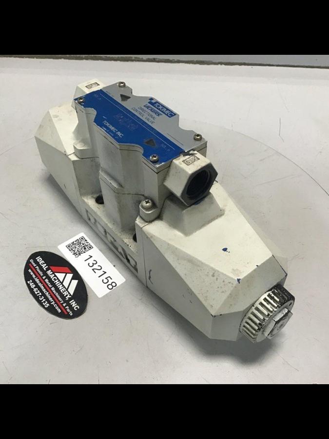 Used VICKERS Directional Control Valve DG4V-5-2C-M-P7L-H-6-30 Used