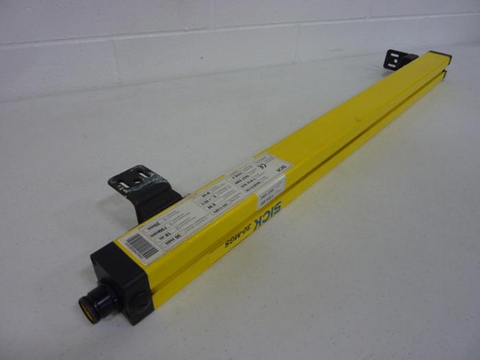 Used SICK OPTIC ELECTRONIC Light Curtain Receiver MGSE75-12B #49840