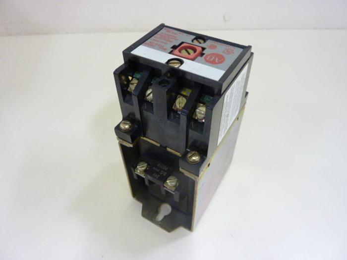 Used ALLEN BRADLEY Relay 700DC-PK200Z24 SER A #45845