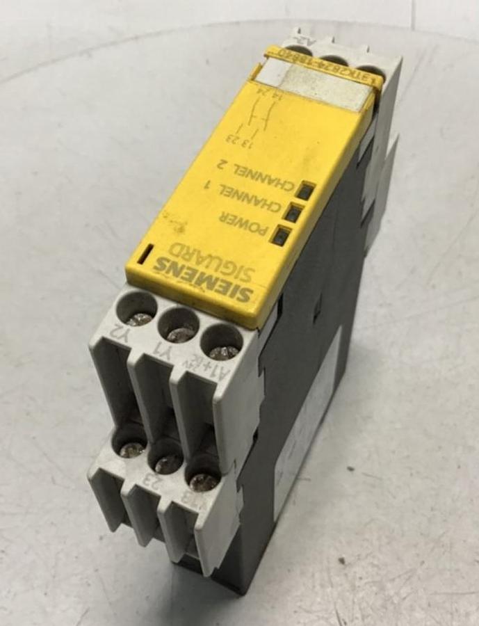 Used SIEMENS Safety Relay 3TK2824-1BB40 USED