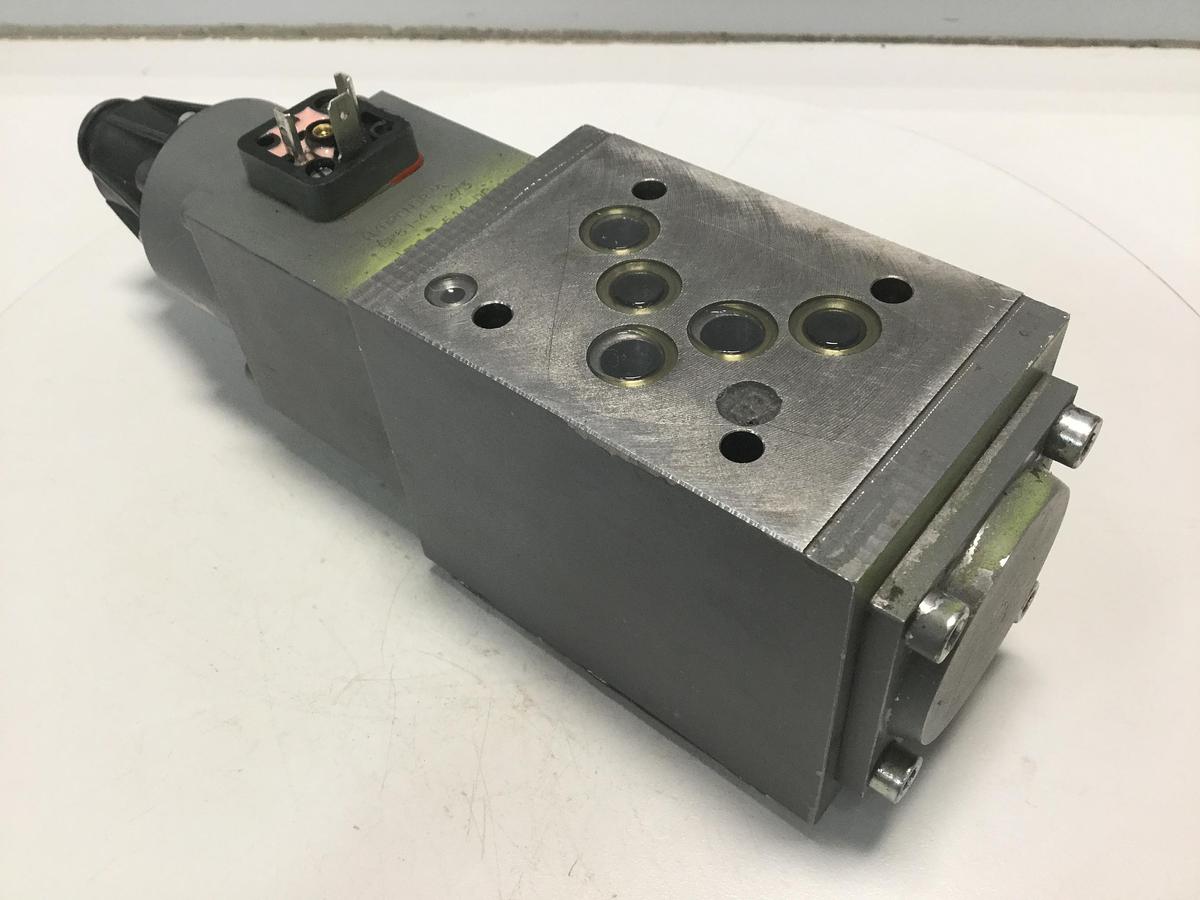 Used MANNESMANN REXROTH Proportional Flow Control Valve 4WRE10EA641224Z4M468 Used