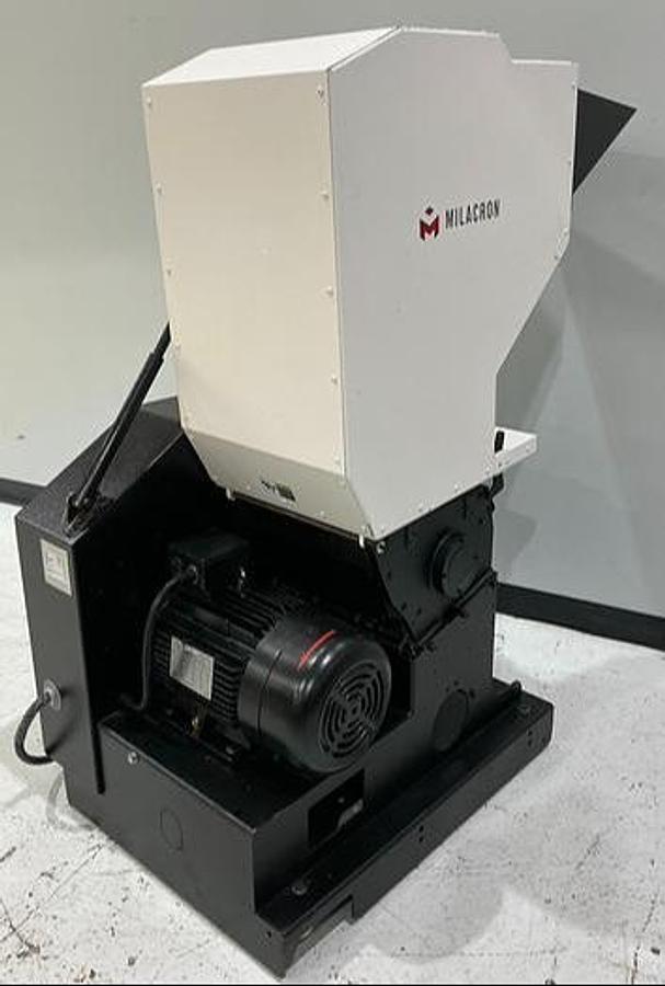 Used MILACRON Grinder / DNL / Not Cleaned yet