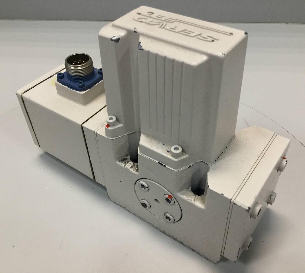 Used MOOG D661-5009 SERVO JET HYDRAULIC VALVE USED 
