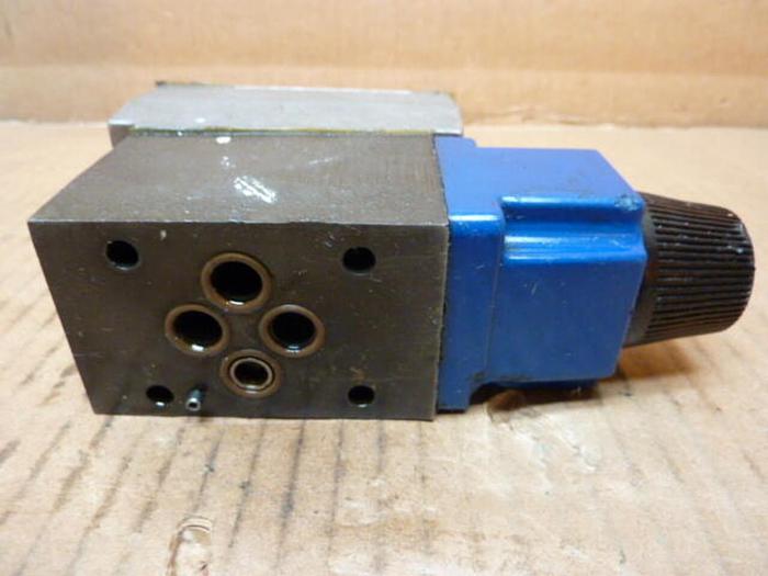 Used VICKERS Directional Control Valve DG4V-3-2A-M-W-B-40 #30331